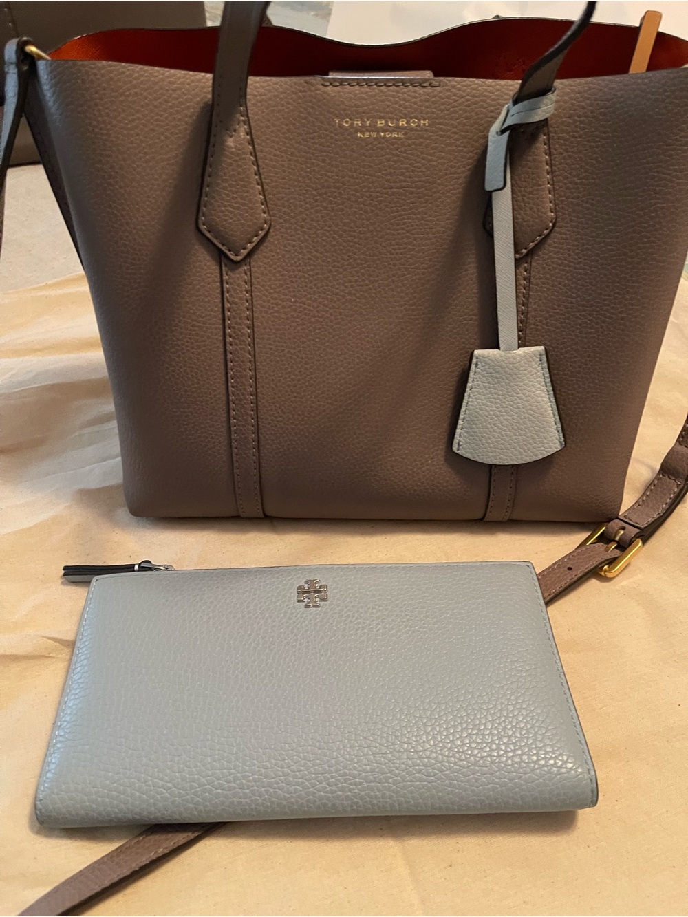 Tory Burch Mauve Pebbled Leather Shoulder Bag with Light Gray Tag - Picture 8 of 11